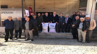 Çavdarhisarda 843 çiftçiye 102 ton sertifikalı arpa ve tohumu dağıtıldı