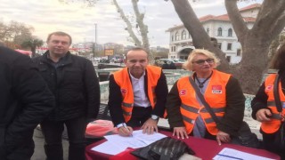 CHPli Başkan su indirimi duydu, imza kampanyası başlattı