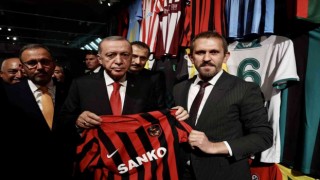Cumhurbaşkanı Erdoğana Gaziantep FK forması