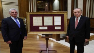 Cumhurbaşkanı Erdoğandan Kübaya tarihi hediye