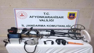 Defineciler suçüstü yakalandı