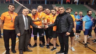 Denizlide 400 öğretmen voleybol turnuvasında yarıştı