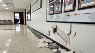 Deprem Cumayerinde kamu binalarında hasara neden oldu