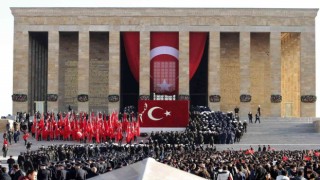 Devlet erkanı vefatının 84üncü yıldönümünde Atanın huzurunda