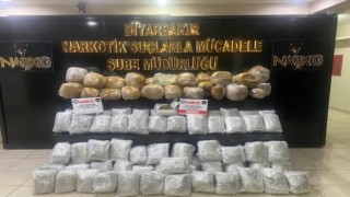 Diyarbakırda uyuşturucu tacirlerine darbe: 157 kilo skunk ele geçirildi