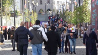 Diyarbakırın İstiklal Caddesine yoğun ilgi