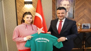 Dünya Şampiyonu Esra Bayrak, Çarşamba Belediyesporda
