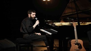 Dünyaca ünlü piyanist Evgeny Grinko, Başakşehirde sevenleriyle buluştu