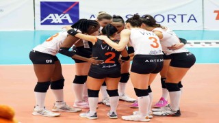 Eczacıbaşı, 5 günde iki maça çıkacak