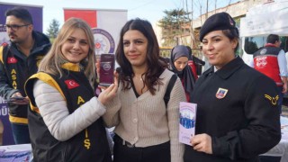 Edirnede Kadına Yönelik Şiddetle Mücadele standı yoğun ilgi gördü