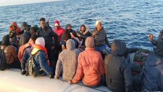 Ege Denizinde 63 göçmen yakalandı, 33 göçmen kurtarıldı
