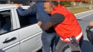 Ekipler şüphelendikleri aracı takip etti, uyuşturucu madde ele geçirdi