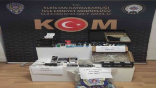 Elbistanda bin 500 adet elektronik sigara materyali ele geçirildi