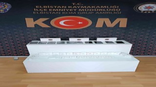 Elbistanda kaçak telefonlar ele geçirildi