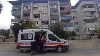 Emekli polis memuru evinde ölü bulundu