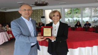 Emekliye ayrılan eğitimci, “Çalışma hayatımda çalışmalarımda yorgunluk duymadım”