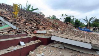 Endonezyadaki depremde can kaybı 162ye yükseldi