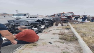 Enez Belediye Başkanı Günenç kaza yaptı, makam arabası hurdaya döndü