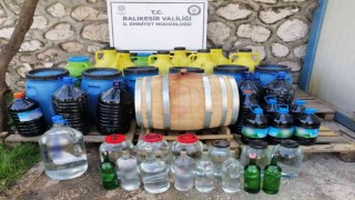 Erdekte 900 litre sahte içki ele geçirildi
