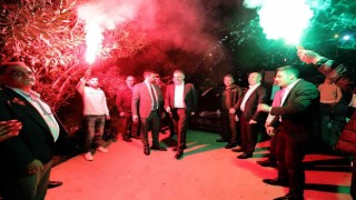 Erzurumlulardan Başkan Sandala meşaleli karşılama