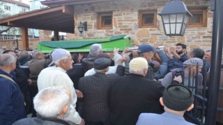 Eski başkan son yolculukta yalnız bırakıldı