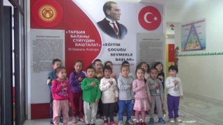 Etimesgut Belediyesinin Kırgızistanda inşa ettiği Atatürk Kreş Anaokulu ve Gündüz Bakım Evinde Öğretmenler Günü etkinliği