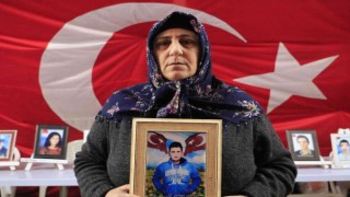Evlat nöbetindeki anne: “Oğlumun peşini bırakmayacağım”