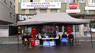 Evlat nöbetindeki anneler İstanbuldaki terör saldırısını kınadı