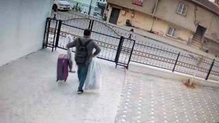 Eyüpsultanda pişkin hırsız elleri boş girdiği binadan valizle çıktı