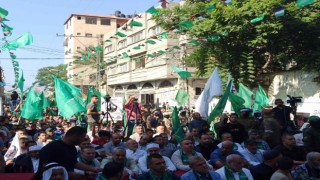 Filistinliler, Gazzede İsrail saldırılarını protesto etti