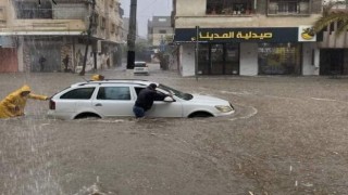 Gazze Şeridinde caddeler sular altında kaldı