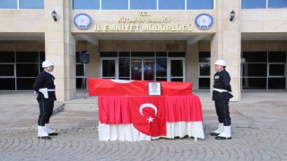 Gediz İlçe Emniyet Müdürlüğünde görevli polis memuru Serkan Orhan hayatını kaybetti