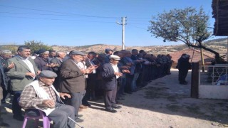 Gedizde köylüler yağmur duasına çıktı