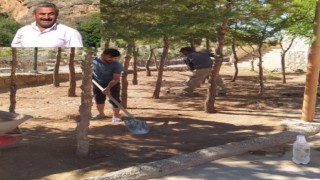 Gercüşte köyün sakinleri farkındalık için okul ve çevre temizliği yaptı