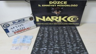 Göçmen kaçakçılarından uyuşturucu çıktı