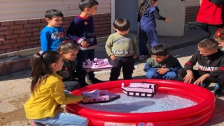 Gönüllü gençler köy çocuklarının hayallerini gerçekleştiriyor