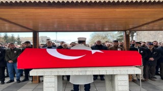 Görev yerine giderken trafik kazasında şehit olan Polat, memleketi Erzurumda son yolculuğuna uğurlandı