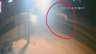 Hafif ticari araç motosikletle kafa kafaya çarpıştı: 1i ağır 2 yaralı
