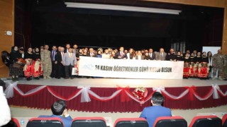 Hakkaride 24 Kasım Öğretmenler Günü kutlandı