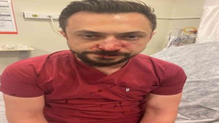 Hasta yakını doktorun burnunu kırdı