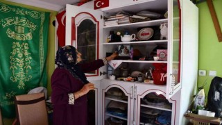 Hataylı şehit annesi oğlunun hatıralarını özel odada yaşatıyor
