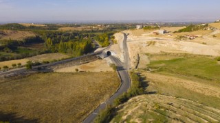 Hatunsuyunda hemzemin geçidi yol çalışmaları tamamlandı