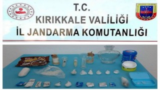 Hediyelik eşya paketinden uyuşturucu çıktı: 1 tutuklama