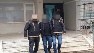 Hırsızlık zanları polisten kaçamadı