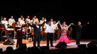 İş Sanat, Frank Sinatra şarkılarını seyirci ile buluşturdu
