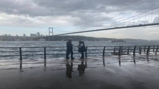 İstanbul Boğazında şiddetli rüzgar etkili oldu