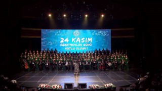 İstanbulda 140 öğretmen, usta isimlerle birlikte konser verdi