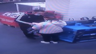 İstanbulda AVMde alüminyum folyolu torbayla hırsızlık kamerada: Kadın hırsız x-ray cihazına yakalandı