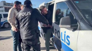 İşten ayrıldığı firmaya alacağı para için gitti çalışanlara bıçakla saldırdı