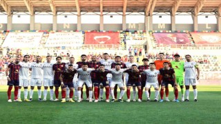 İzmir derbisi kol kola başladı